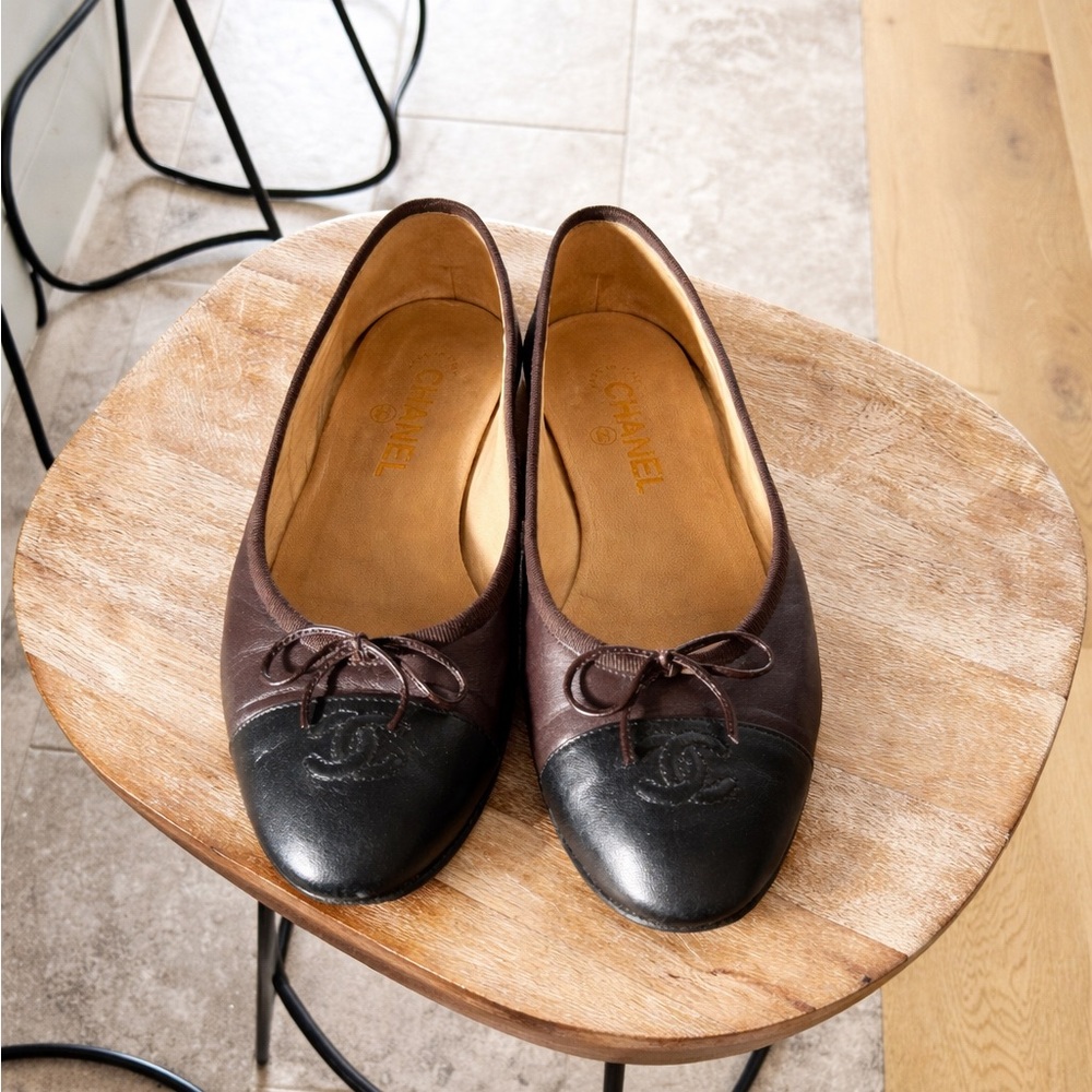 100% Authentic CHANEL BLACK & BROWN BALLET FLATS